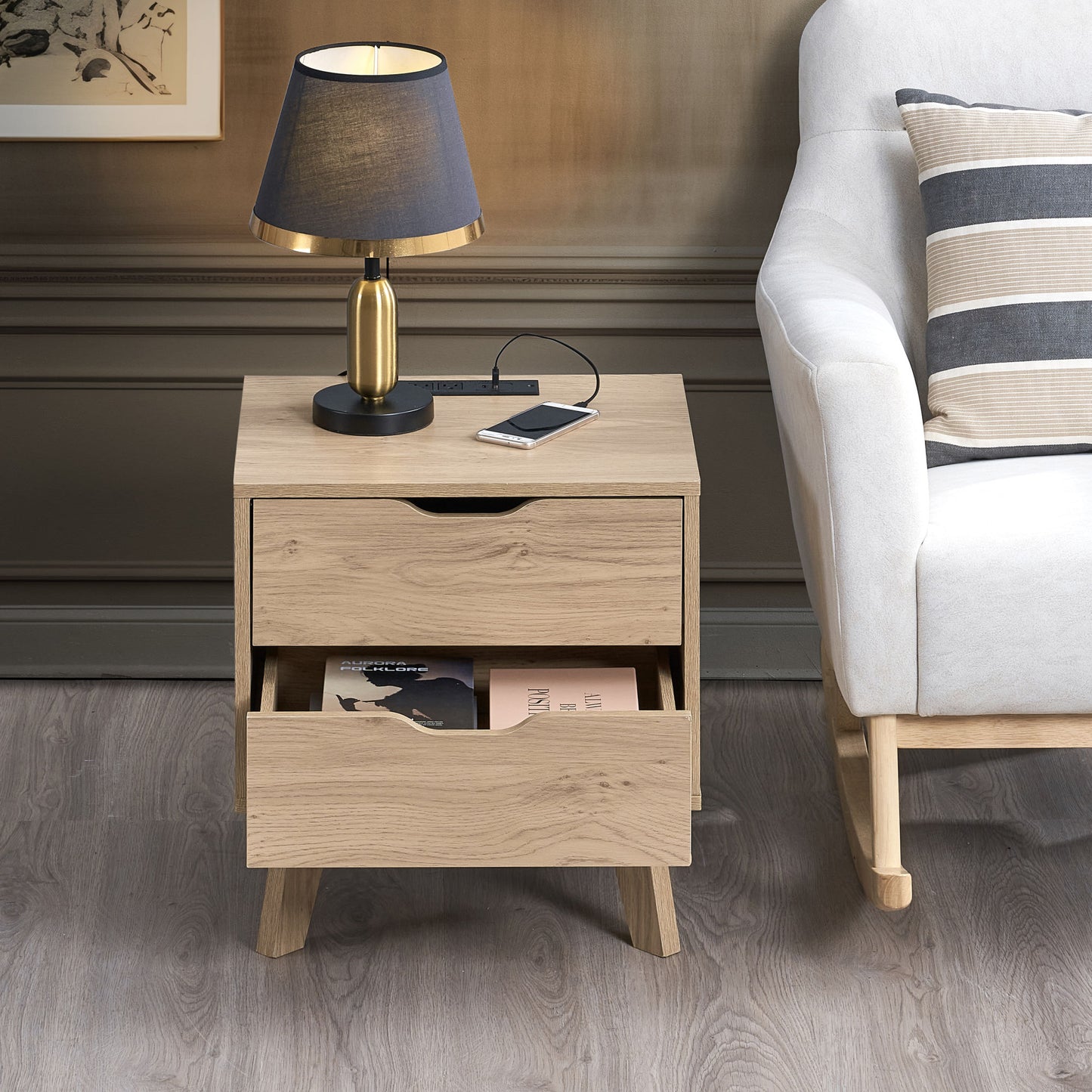 Pavo Nightstand