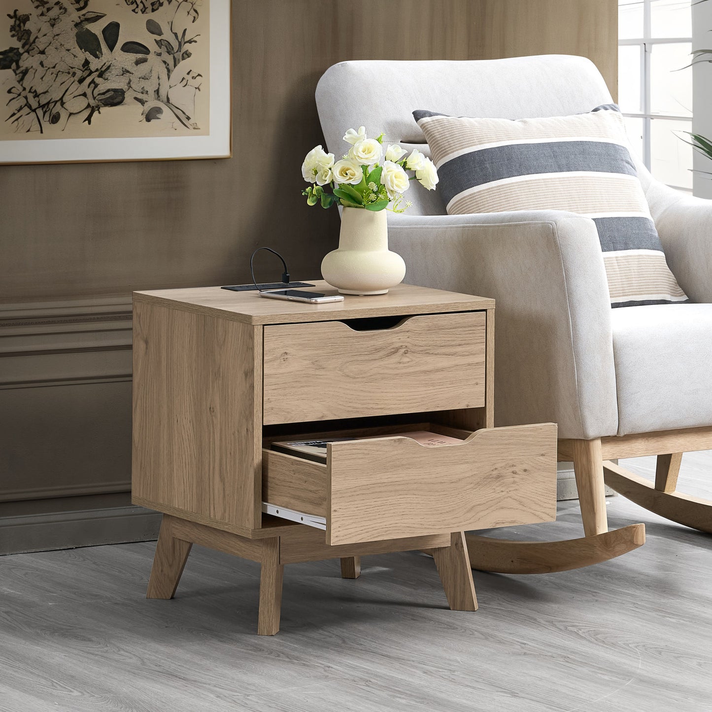 Pavo Nightstand